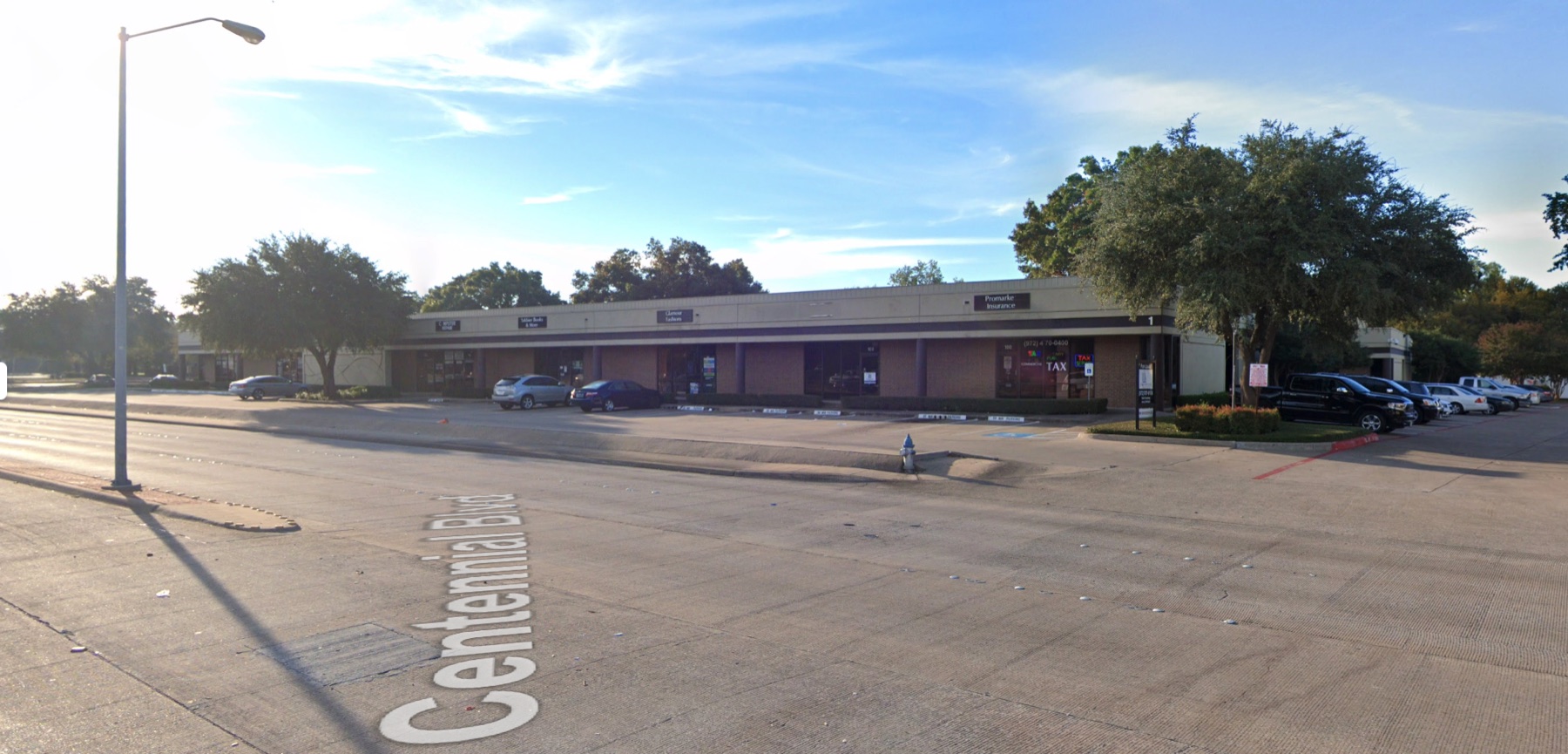 Before: Greenville Avenue retail center prior to renovation